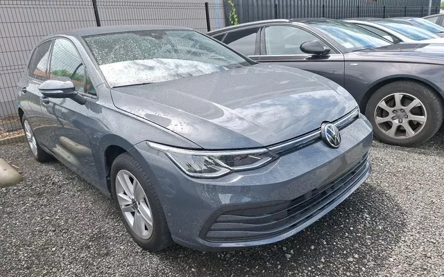 VW Golf 8 Life Bus 1.0 e-Tsi 110 Ch DSG 34.668 Km ( en arrivage )