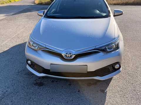 Toyota Auris Touring Sports 1.8 HSD Comfort+P.Sport