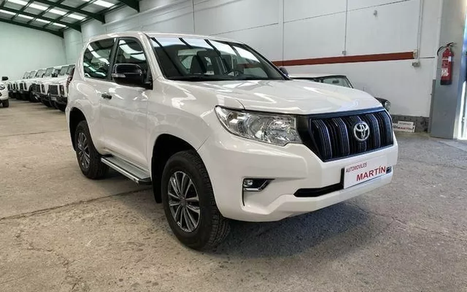 TOYOTA Land Cruiser Land Cruiser D-4D GX