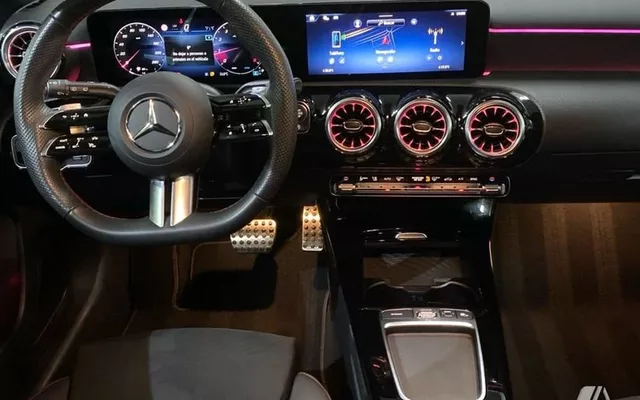 MERCEDES-BENZ Clase A CLASE A 180 AMG Line