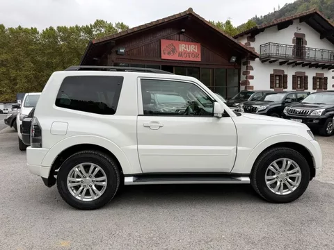 MITSUBISHI Montero Montero 3.2DI-D Kaiteki 5AT 190