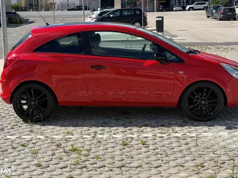 Opel Corsa 1.2 Black Edition