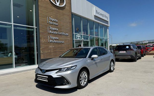 Toyota Camry Business 2.5 HYBRID 218 Cp