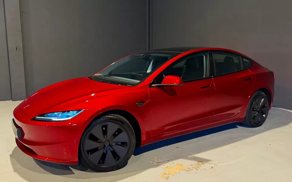 Tesla Model 3 Tração Traseira