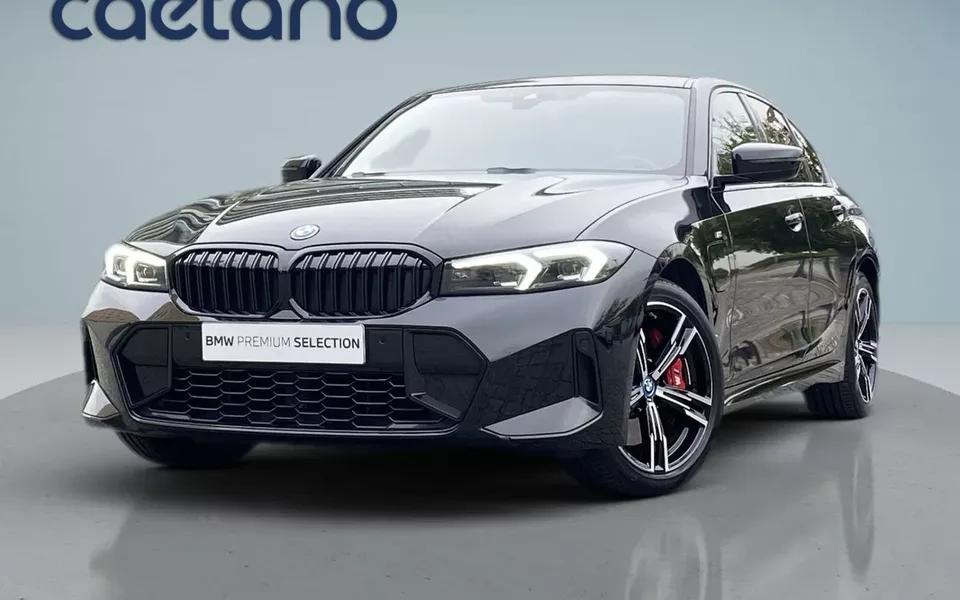 BMW 330 e Pack Desportivo M Pro Auto