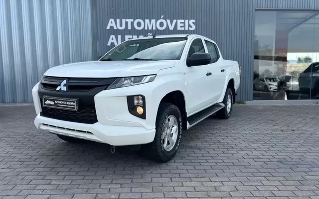 Mitsubishi L200 2.3 DI-D CD Invite 4WD