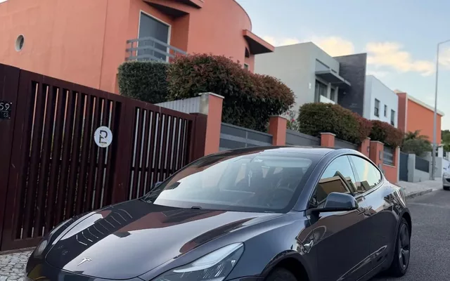 Tesla Model 3 Standard Range Plus RWD