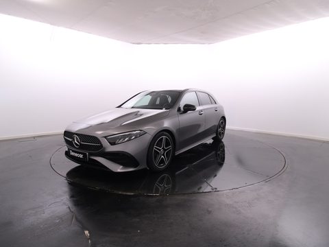 Mercedes-Benz Classe A - 180 d AMG Advanced Plus Cx. Aut. GPS / Vidros Escurecidos / Cam. Traseira / Pack Night / JLL