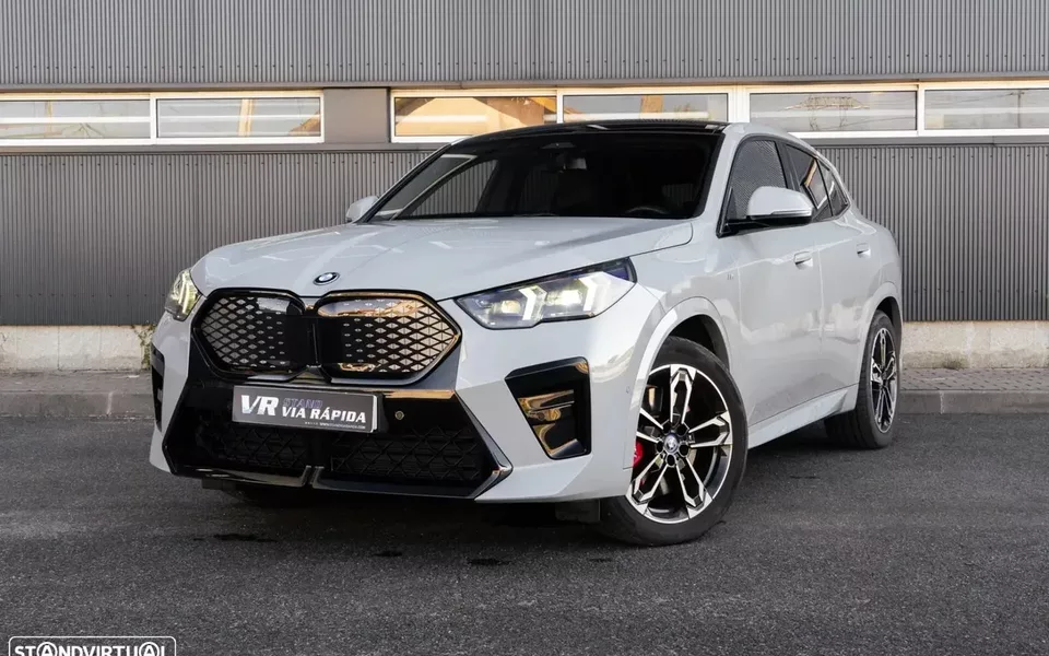 BMW iX2 eDrive20 Pack Desportivo M Pro