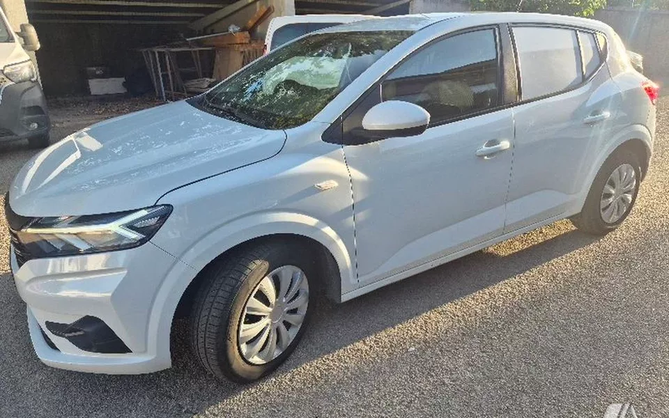 DACIA Sandero DACIA Sandero Pequeño Manual de 3 Puertas - 8000€ en Cerceda