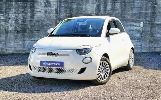 Fiat 500e Action