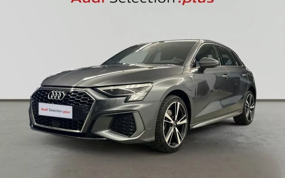 AUDI A3 Sportback Genuine 40 TFSI e 150kW S tron - 42100€ en Burgos