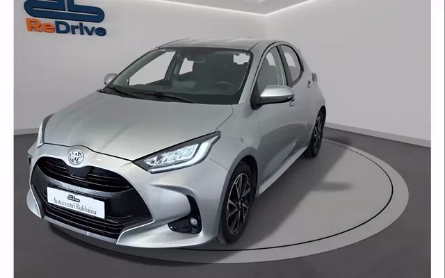 TOYOTA Yaris 1.5h lounge