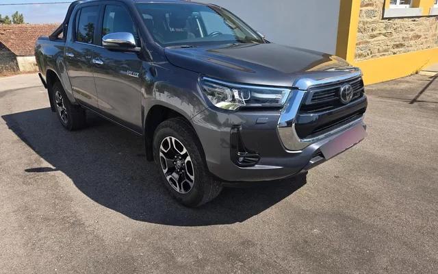 Toyota Hilux 2.4 D-4D 4WD CD CM