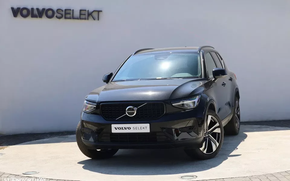 Volvo XC 40 2.0 B3 Plus Dark