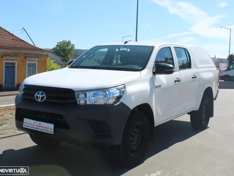 Toyota Hilux 2.4 D-4D 4WD CD CM