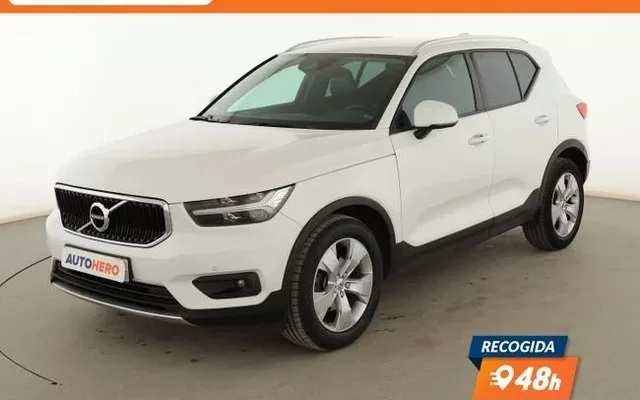 VOLVO XC40 XC40 D3 Momentum AWD Aut.