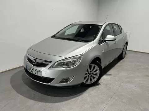 OPEL Astra Astra 1.7CDTI Sport - 8199€ en Almendralejo