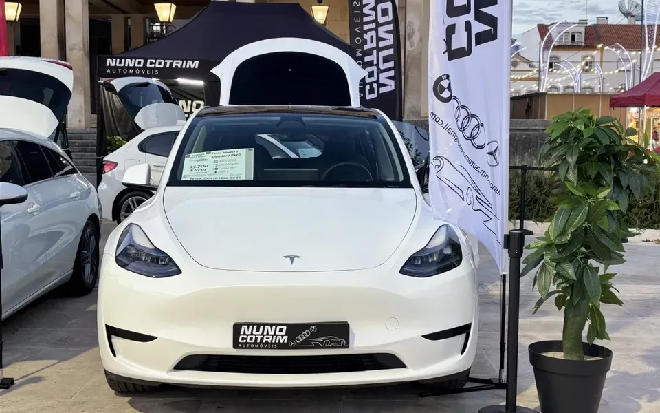 Tesla Model Y Standard RWD