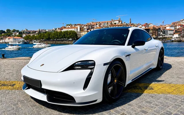 Porsche Taycan Turbo