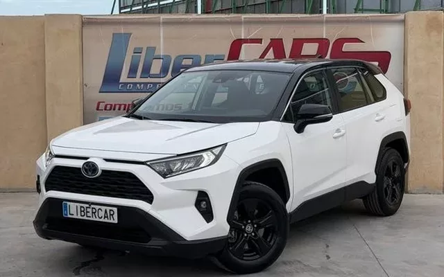 TOYOTA RAV-4 2.5l 220H Business