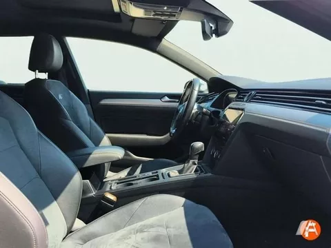 VOLKSWAGEN Arteon Arteon 2.0TDI R-Line DSG7 140kW