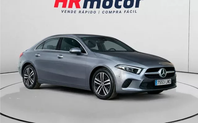MERCEDES-BENZ Clase A A 180d Sedán 8G-DCT