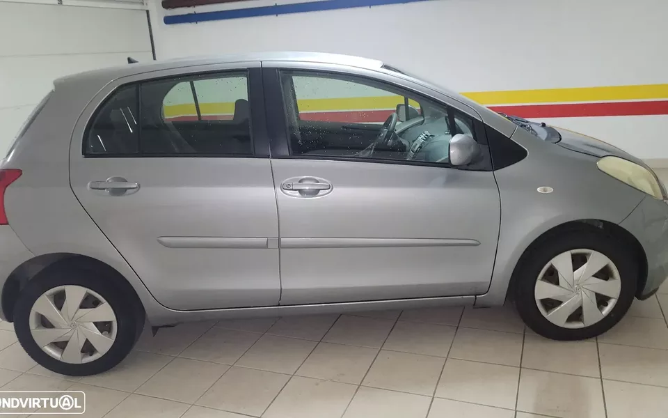 Toyota Yaris 1.0 VVT-i AC Manual