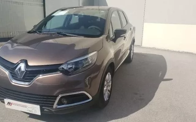 RENAULT Captur RENAULT Captur Monovolumen 90cv Manual de 2 Puertas - 10900€ en Sant fruitos de vages barcelona.