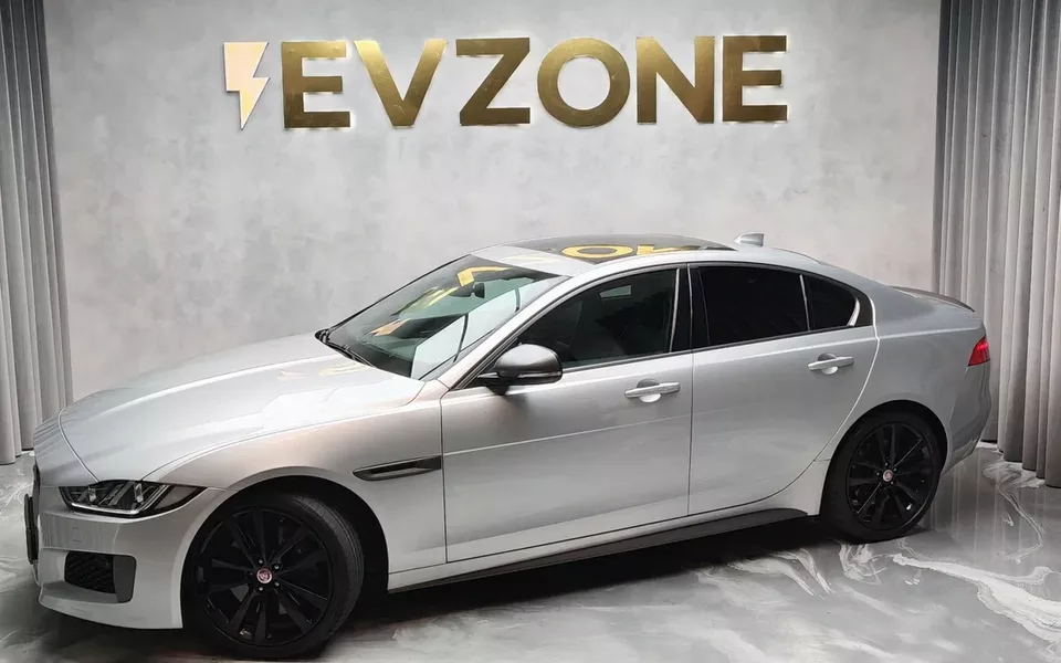 Jaguar XE P300 AWD Aut. Sport