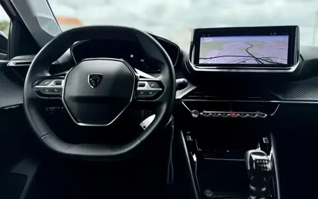 Peugeot 208 2024 1.2 PureTech Allure 101Cv | CARPLAY | CÂMARA