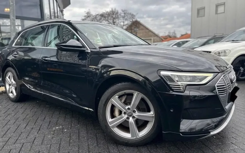 Audi e-tron 50 quattro