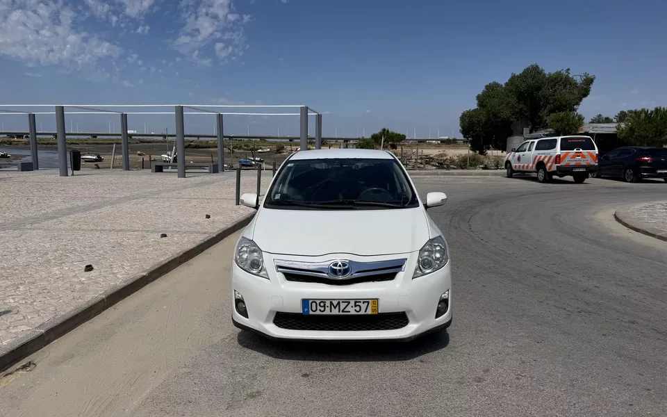 Toyota Auris 1.8 HSD Sport+Skyview +Navi