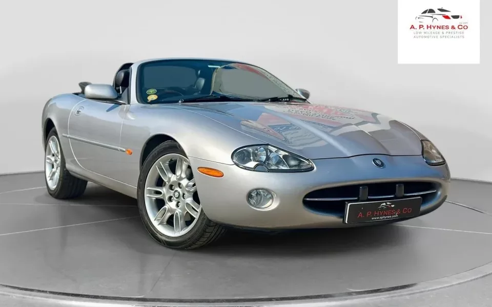 JAGUAR XK8 4.0 2dr
