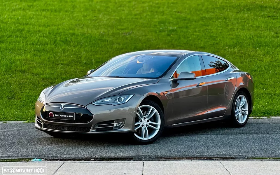 Tesla Model S 85