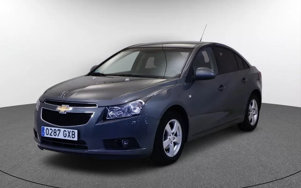 CHEVROLET Cruze sedán 1.6 16V LS 4P
