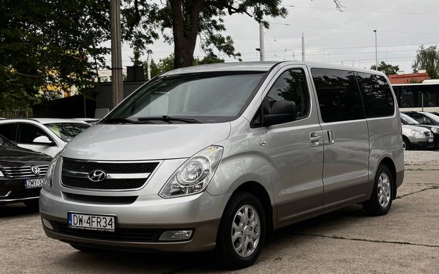 Hyundai H-1 II
