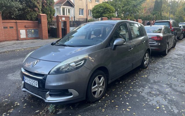 Renault Scenic 2012 r., 215tys.km, gaz, uszkodzony