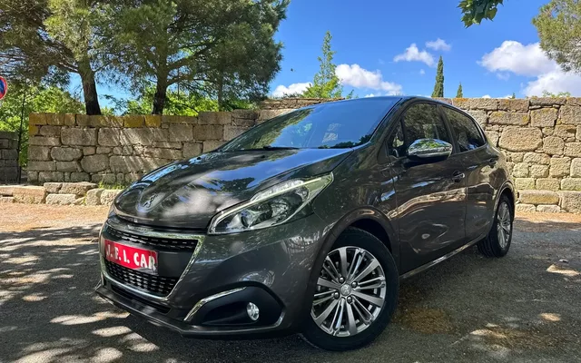 Peugeot 208 1.2 PureTech Signature
