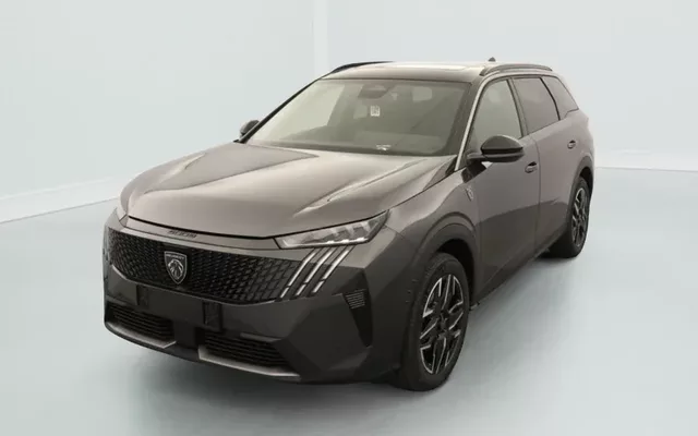 Peugeot 5008 Gt 1.2 HYBRID 145 Zéro km immatriculé