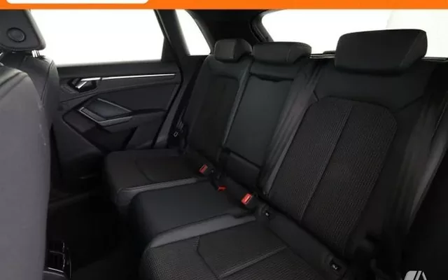 AUDI Q3 35 TDI S line