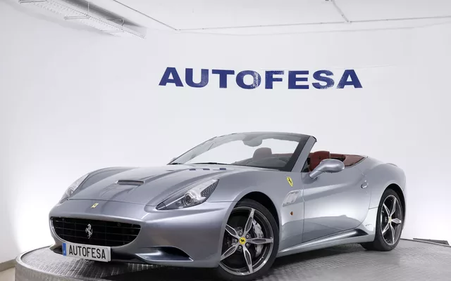 Ferrari CALIFORNIA 4.3 V8 AUTO 490CV 2P # NAVY,CUERO,BIXENON