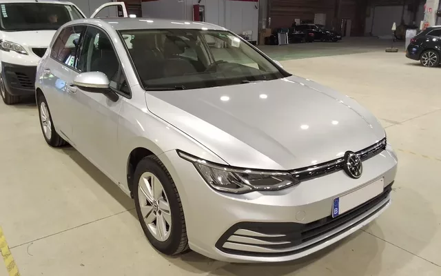 VW Golf 8 Life Bus 1.0 Tsi 110 Ch 42.574 Km ( en arrivage )