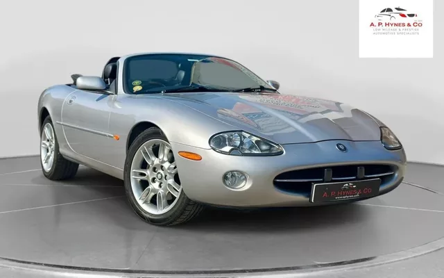 JAGUAR XK8 4.0 2dr