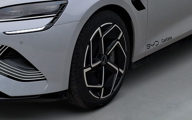 BYD SEAL