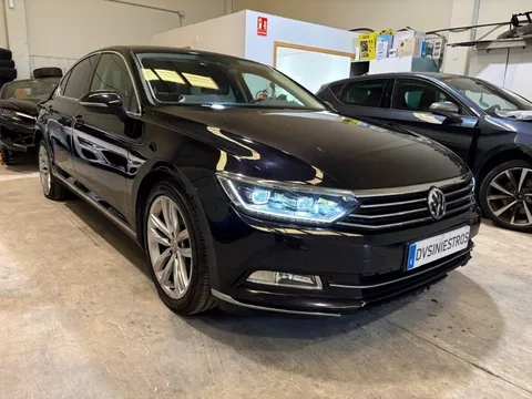 VOLKSWAGEN Passat VOLKSWAGEN Passat Berlina Automático de 4 Puertas - 5999€ en Reus