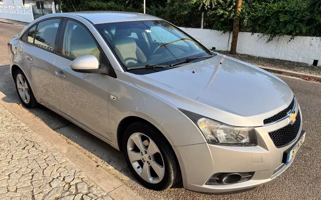 Chevrolet Cruze 1.6 LS