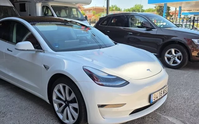 TESLA Model 3 Model 3 Long-Range Dual Motor AWD