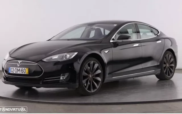 Tesla Model S 85