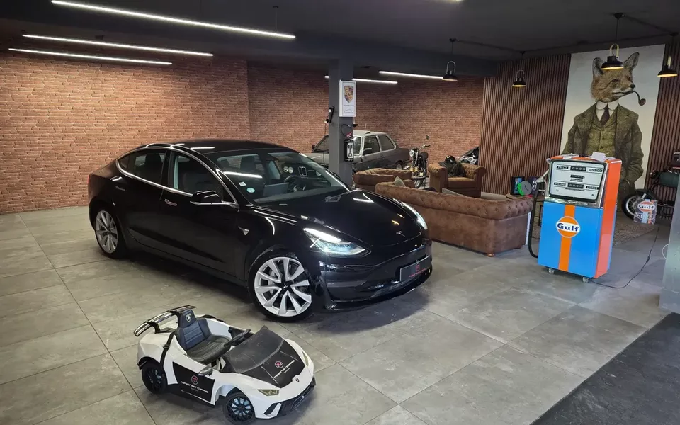 Tesla Model 3 Long Range AWD Dual Motor